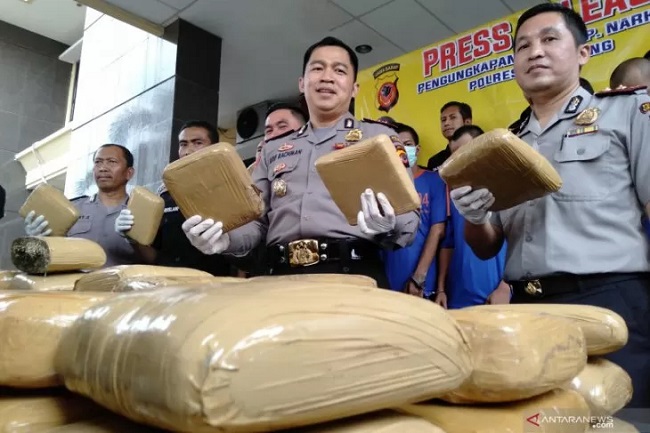 Ganja 80 Kg Disita Polisi dari 4 Pengedar