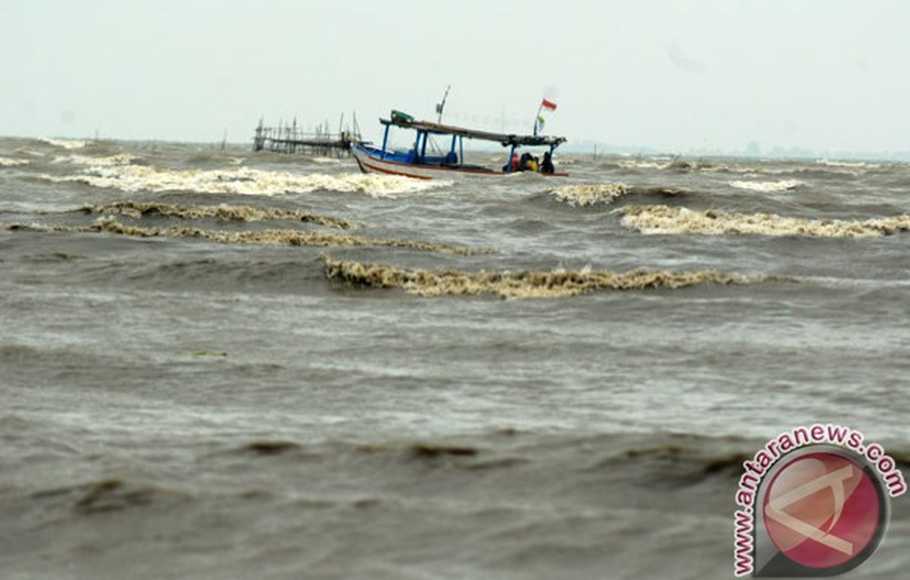 Waspada Gelombang Tinggi di Laut Jawa Bagian Barat