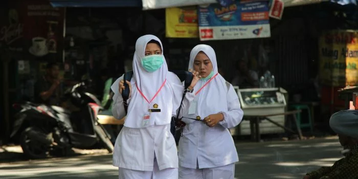 Geger Virus Corona, Jualan Masker Laris Manis