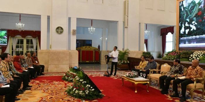 Perang Dagang Belum Kelar Muncul Corona, Jokowi: Ekonomi Dunia Lagi Sulit