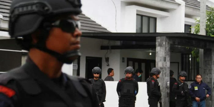 Sita Ratusan Amunisi, Densus 88 Tangkap Terduga Teroris di Surabaya