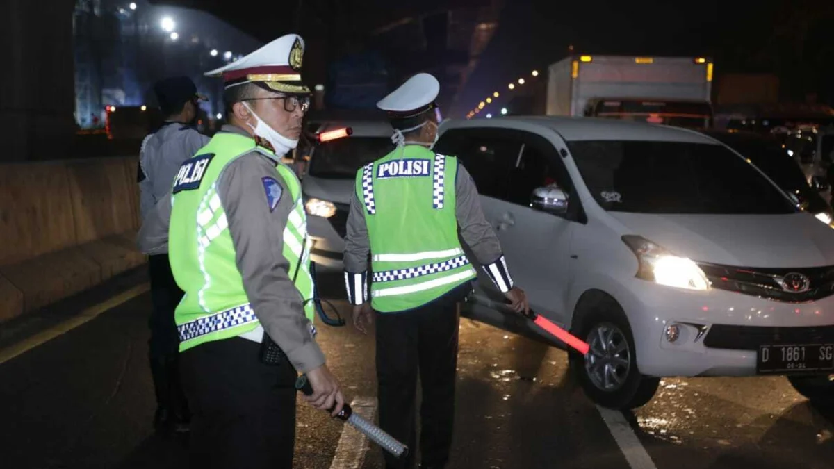 Gagal Keluar Jakarta, H+2 Operasi Larangan Mudik 2.909 Kendaraan Batal Pulang Kampung