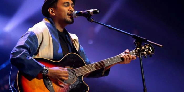 Kenang Glenn Fredly, Ini Chord Gitar Kasih Putih yang Bisa Kamu Mainkan