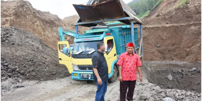 Sidak ke Tampomas, Wagub Dapati Penambang Pasir Hanya Berbekal Secarik Kertas