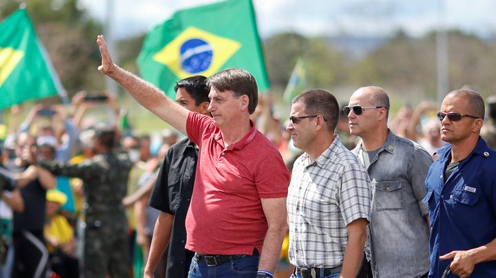 Kasus Virus Corona Brasil Tembus 100.000, Jair Bolsonaro Terisolir