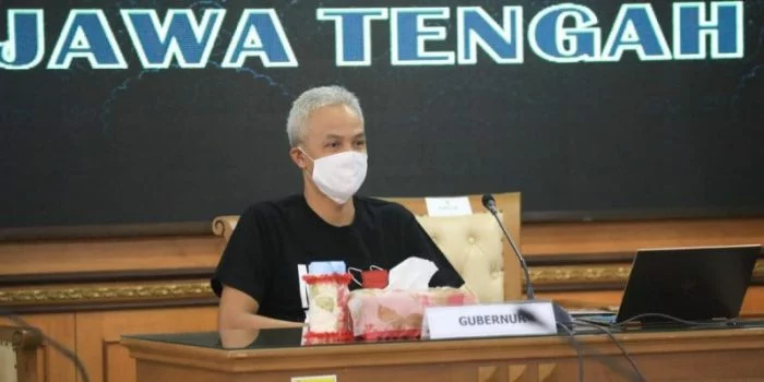 Ganjar Pranowo Ingatkan Bansos Tidak Menempelkan Stiker Kepala Daerah