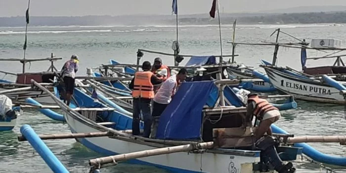 Saat Mancing Diterjang Gelombang Tinggi, Jenazah Ditemukan di Bibir Pantai