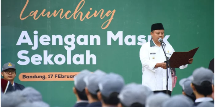 Pemda Provinsi Jabar Luncurkan Program Ajengan Masuk Sekolah