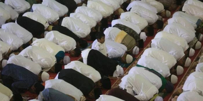 MUI Jawa Barat Tegaskan Shalat Jumat 2 Sesi Tidak Sah