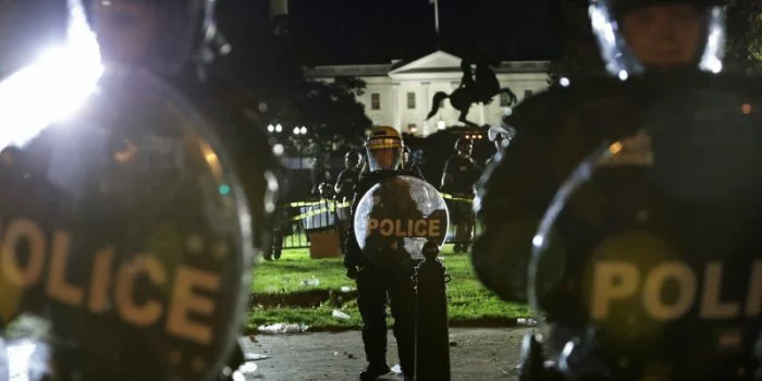 Dilarikan di Rumah Sakit, Lebih 60 Agen Khusus Secret Service Babak Belur Terluka Imbas Kerusuhan