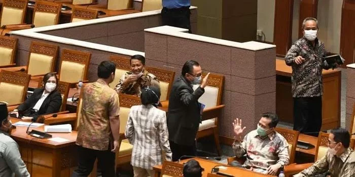 RUU Cipta Kerja Disetujui DPR, Buruh Tetap Aksi Mogok Nasional