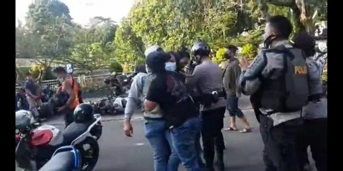 Polri Bantah Soal Tudingan Polisi Menyamar Jadi Mahasiswa saat Demo