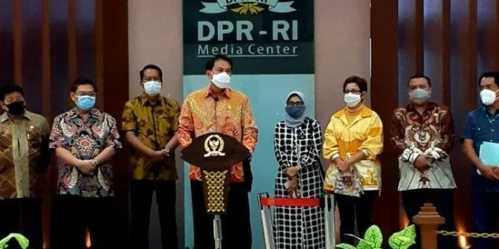 DPR Angkat Suara, Ini Alasan Jumlah Halaman UU Ciptaker Berubah-ubah