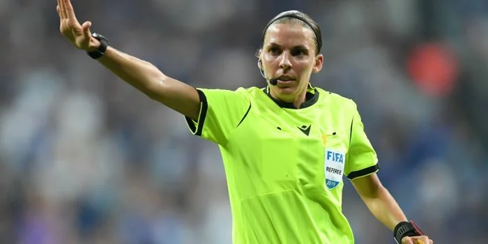 Stephanie Frappart, Wasit Perempuan Pertama di Liga Champions