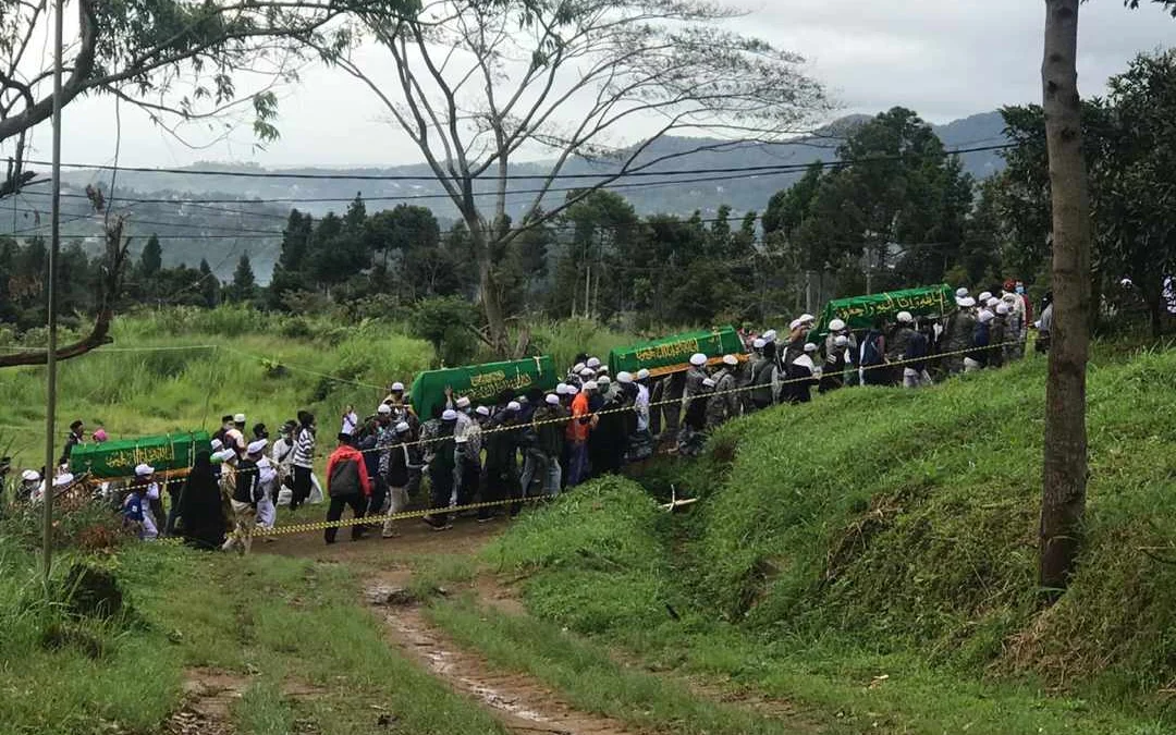 1 Jenazah Dibawa Keluarga, Panglima Laskar FPI: 5 Jenazah Dimakamkan di Megamendung