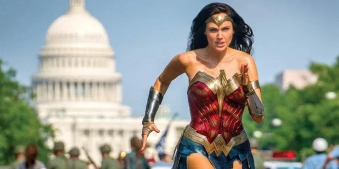 Wonder Woman 1984, Superhero dan Batu Ajaib