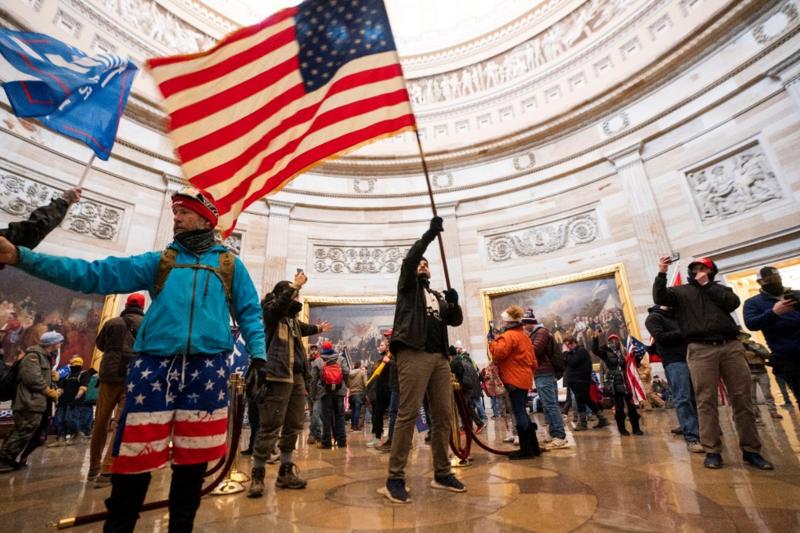 Aksi Kerusuhan di Gedung Capitol Hill, 4 Warga Tewas