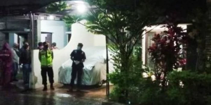 Lansia Tewas di Kamar Mandi, Asisten Rumah Tangga: 2 Pria Pakaian Hitam-hitam Bawa Linggis