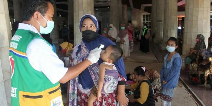 Korban Ledakan Kebakaran Tangki Kilang Minyak Balongan, Pengungsi Keluhkan Gangguan Saluran Pernafasan