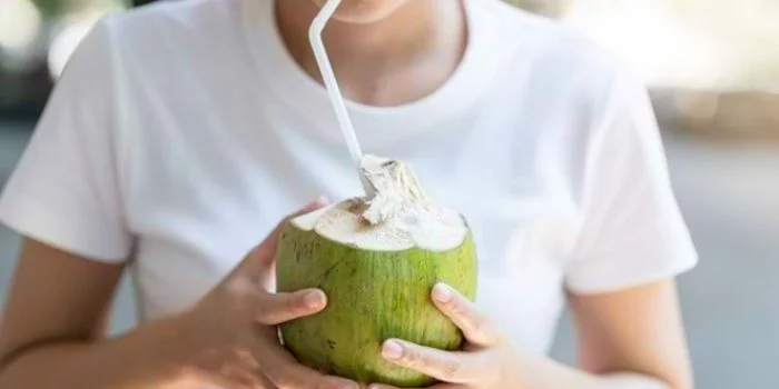 Minum Air Kelapa Sebelum danMinum Air Kelapa Sebelum dan Sesudah Vaksin untuk Fungsi Menetralisir, Mitos atau Fakta?