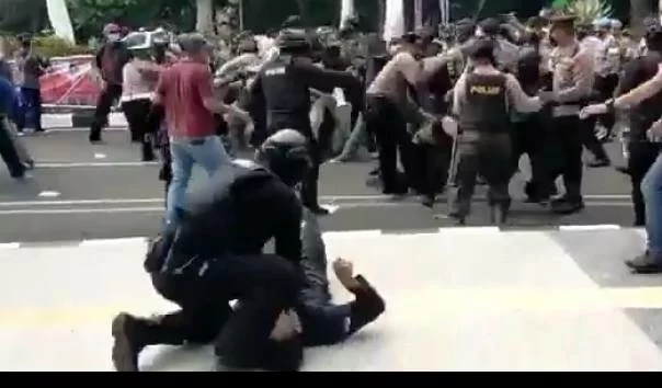 RS Tolak Buka Hasil Pemeriksaan Mahasiswa Serang yang Dibanting Polisi