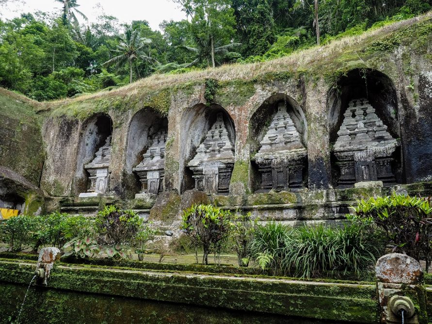 Daun dan Pohon Dewandaru, Mistisnya Gunung Kawi