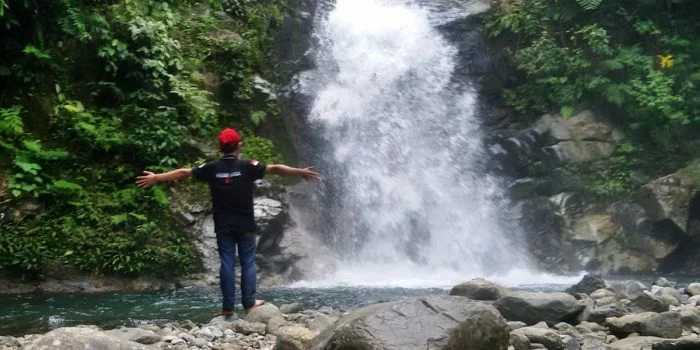 Air Terjun Rampah Lingkaran Sawa di Belantara Pegunungan Meratus