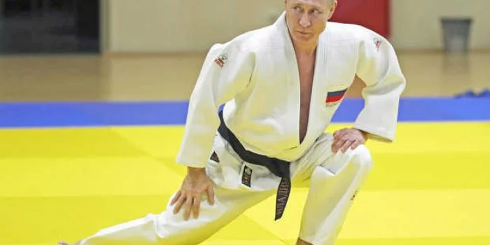 Sabuk Hitam Kehormatan Milik Putin Dicopot Federasi Taekwondo Dunia