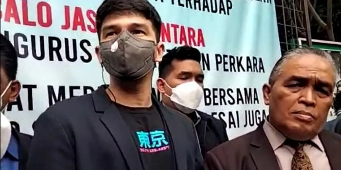 Jonathan Frizzy Ajukan Banding Keputusan Cerai dari Dhena Devanka, Ini Alasannya