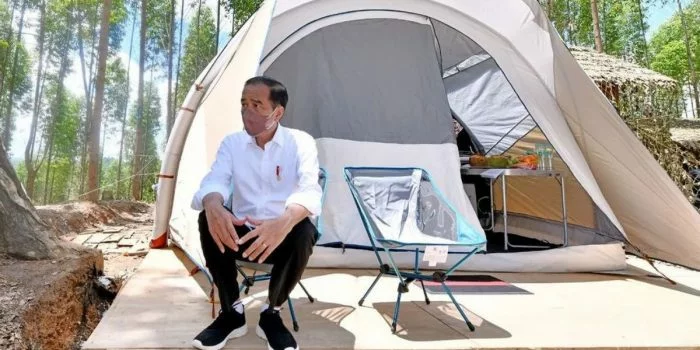 Jokowi Unggah Pose Cool di Tenda IKN Nusantara, Warganet: Ingat Pramuka Dulu, Ada Jerit Malam Pak?