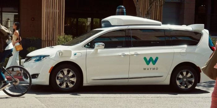 Waymo Hadirkan Taksi Robot Tanpa Supir di San Francisco