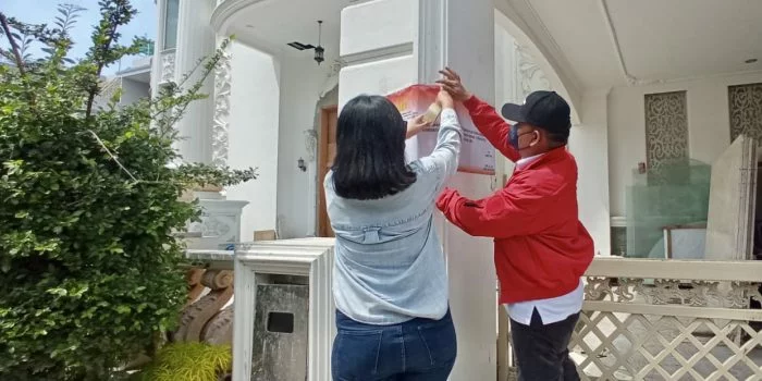 Penyidik Bareskrim Polri Terbang ke Sumut Sita Rumah hingga Mobil Mewah Indra Kenz, Tetangga: Ungkap Soal Kelakuan Sering Geber Mobil Sport