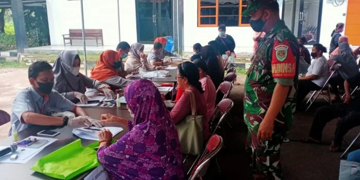 Babinsa hadir, Penyaluran BST Aman dan Tepat Sasaran