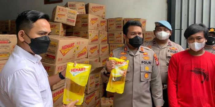 Harga Eceran Tertinggi Migor Dicabut, Pimpinan DPR: Menteri Lutfi Berpihak pada Pengusaha!