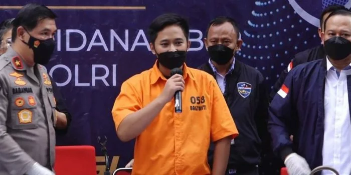 Berbaju Tahanan, Doni Salmanan: Minta Maaf, Mohon Doa Agar Dihukum Ringan