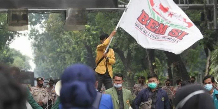 BEM SI Demo Tolak Penundaan Pemilu, #MahasiswaMelawan Trending Twitter