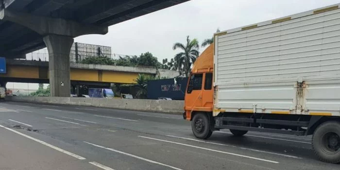 Ada Pekerjaan Rekonstruksi Rigid Pavement di Ruas Jalan Tol-Cikampek, Simak Jadwalnya