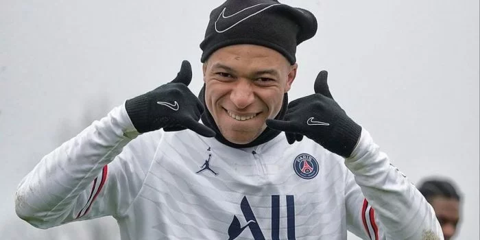 Kylian Mbappe Bakal Bertahan di PSG, Bikin Real Madrid Gigit Jari, Kenapa Chelsea dan Manchester City Ikut Cemas?