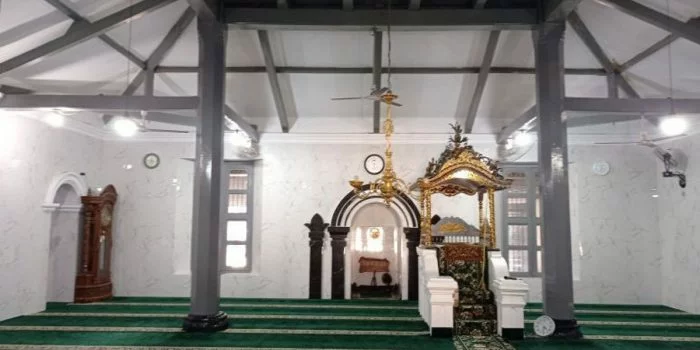 Pernah Tersapu Tsunami 1883, Melihat Masjid yang Dibangun Syekh Asnawi bin Syekh Abdurrahman di Desa Caringin