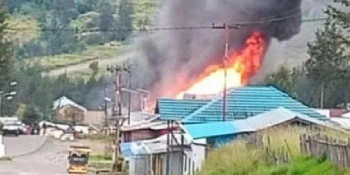 KKB Papua Kembali Bikin Ulah! 16 Rumah Warga di Ilaga Ludes Terbakar