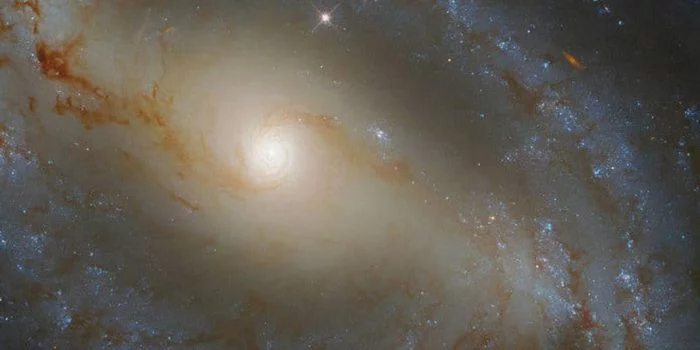 Teleskop Hubble Unjuk Gigi, Berhasil Tangkap Gambar Galaksi Punya Lengan Spiral Mirip Ular