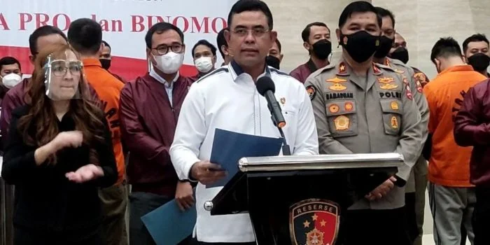 Polri Bareng Interpol Kejar Tersangka DNA Pro