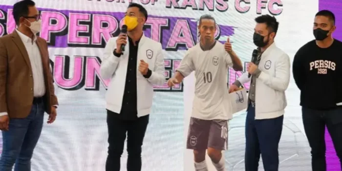 Ronaldinho Jadi Sorotan Fans Sepak Bola Indonesia, 3 Fakta di Balik Kedatangan The Phoenix ke RANS Cilegon FC