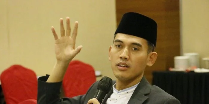 Begini Penjelasan MUI Soal Massa Berteriak Jika Darah Ade Armando 'Halal' Saat Dikeroyok