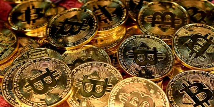 Harga Bitcoin Bangkit, Perdangan Kripto Bergairah, Bagaimana Nasib Pasar Saham