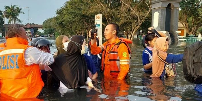 8.000 KK Tersebar di 6 Lingkungan Tanjung Mas Terdampak Banjir Rob