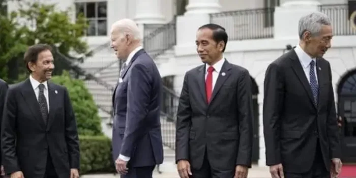 Video Jokowi Seolah Dicuekin Biden Jadi Sorotan, Begini Analisa Roy Suryo