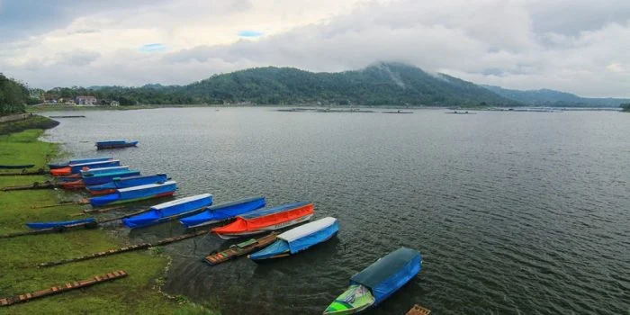 Waduk Seluas 425 Hektar Ini Dibangun Belanda, Penunggunya Si Belut Putih