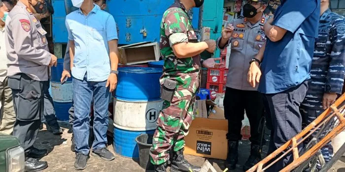 Sidak Harga Minyak Goreng di Cirebon, TNI-Polri dan Forkominda Turun Pasar