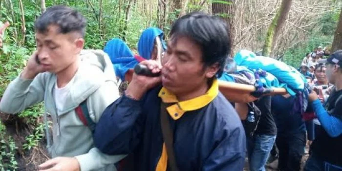 Saat Mendaki di Gunung Batur, Terjatuh dari Ketinggian 50 Meter, Robert Evan asal Amerika Serikat Tewas